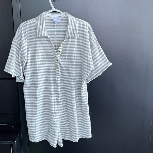 Sabo Striped Button-Front Shorts Romper – Size M - Picture 2 of 5